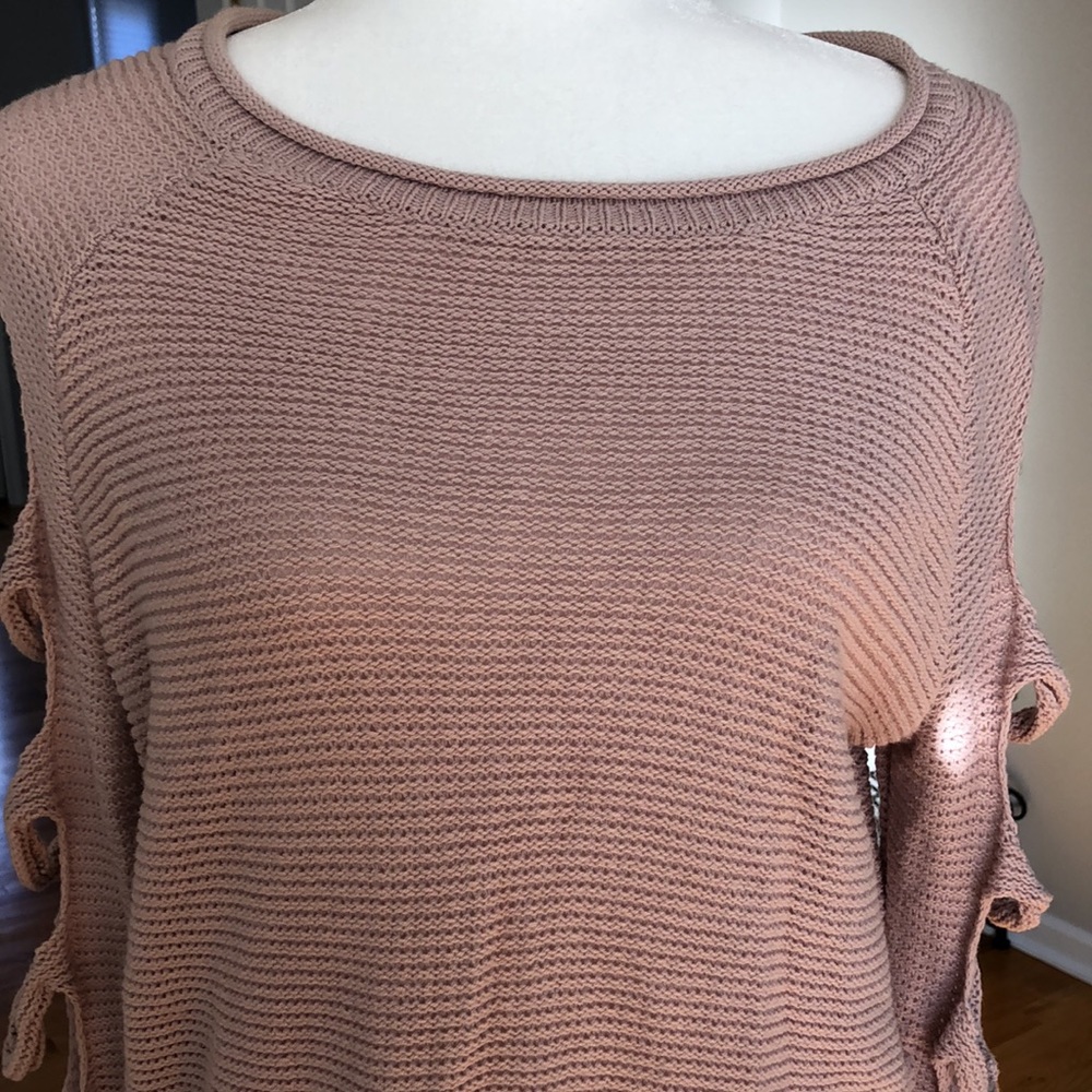 Express dusty pink sweater w/ cutout arms - Picture 4 of 9